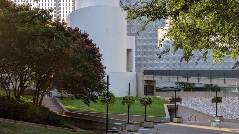 Things to Do in Downtown Dallas | Image Credit: Thanks-Giving Square