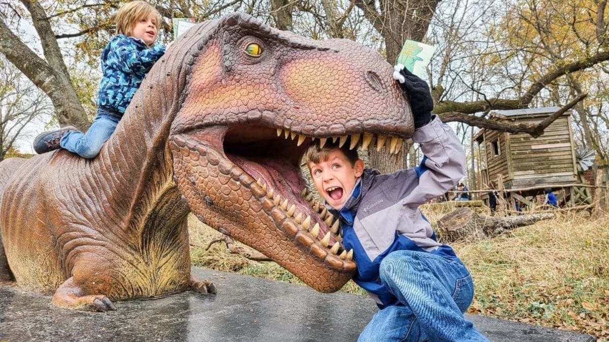 Things to do in Dallas with kids this weekend | Dinosaurs Live!