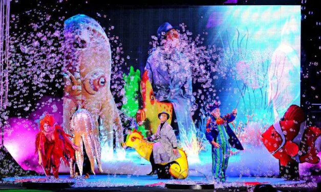 Experience the Magical Journey of B – The Underwater Bubble Show